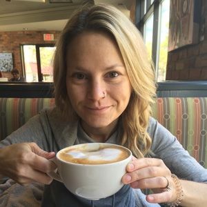 Meet your Posher, Laura